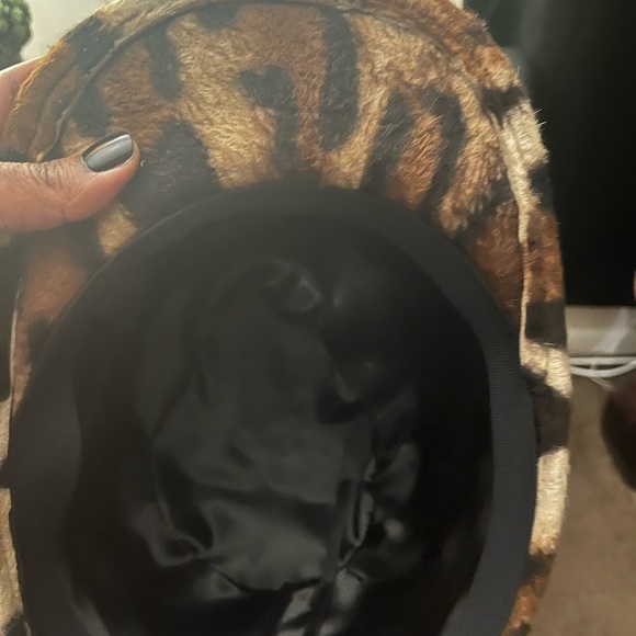 Ashaka Givens 88 Cap Tiger Print - Picture 11 of 12